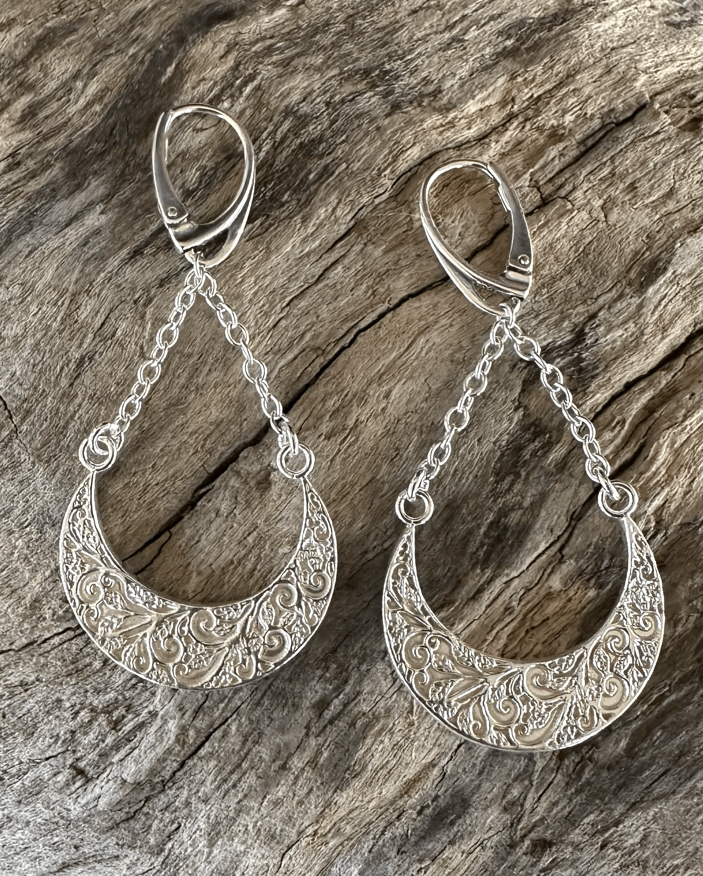 Crescent Moon textured earrings